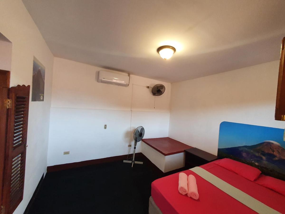 Volcano Hostel León エクステリア 写真