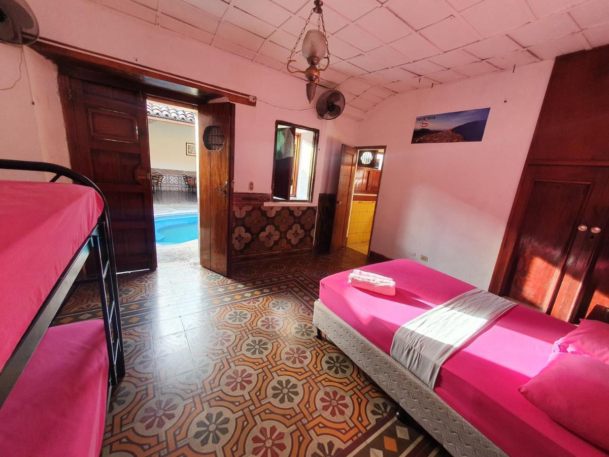 Volcano Hostel León エクステリア 写真