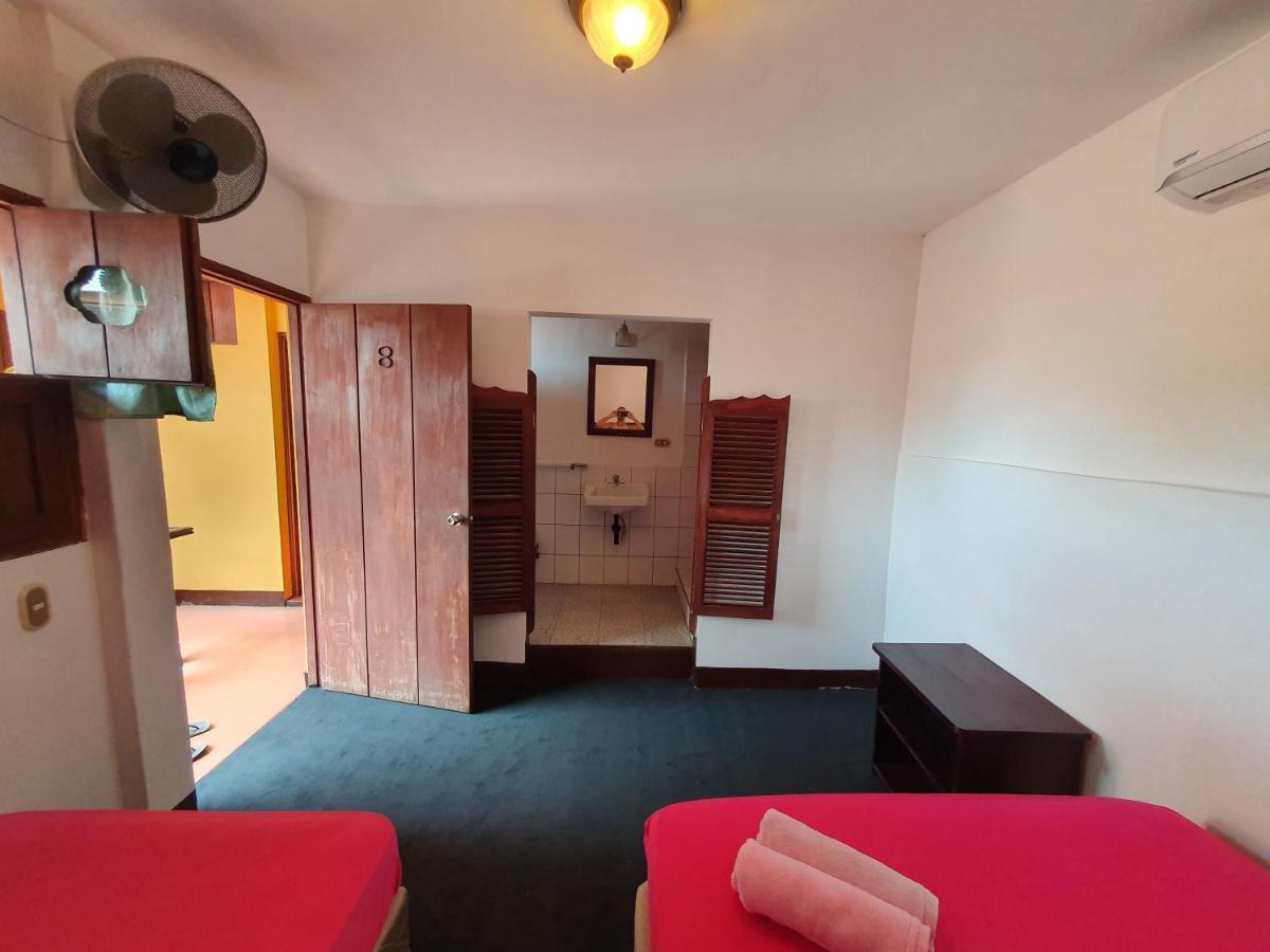 Volcano Hostel León エクステリア 写真