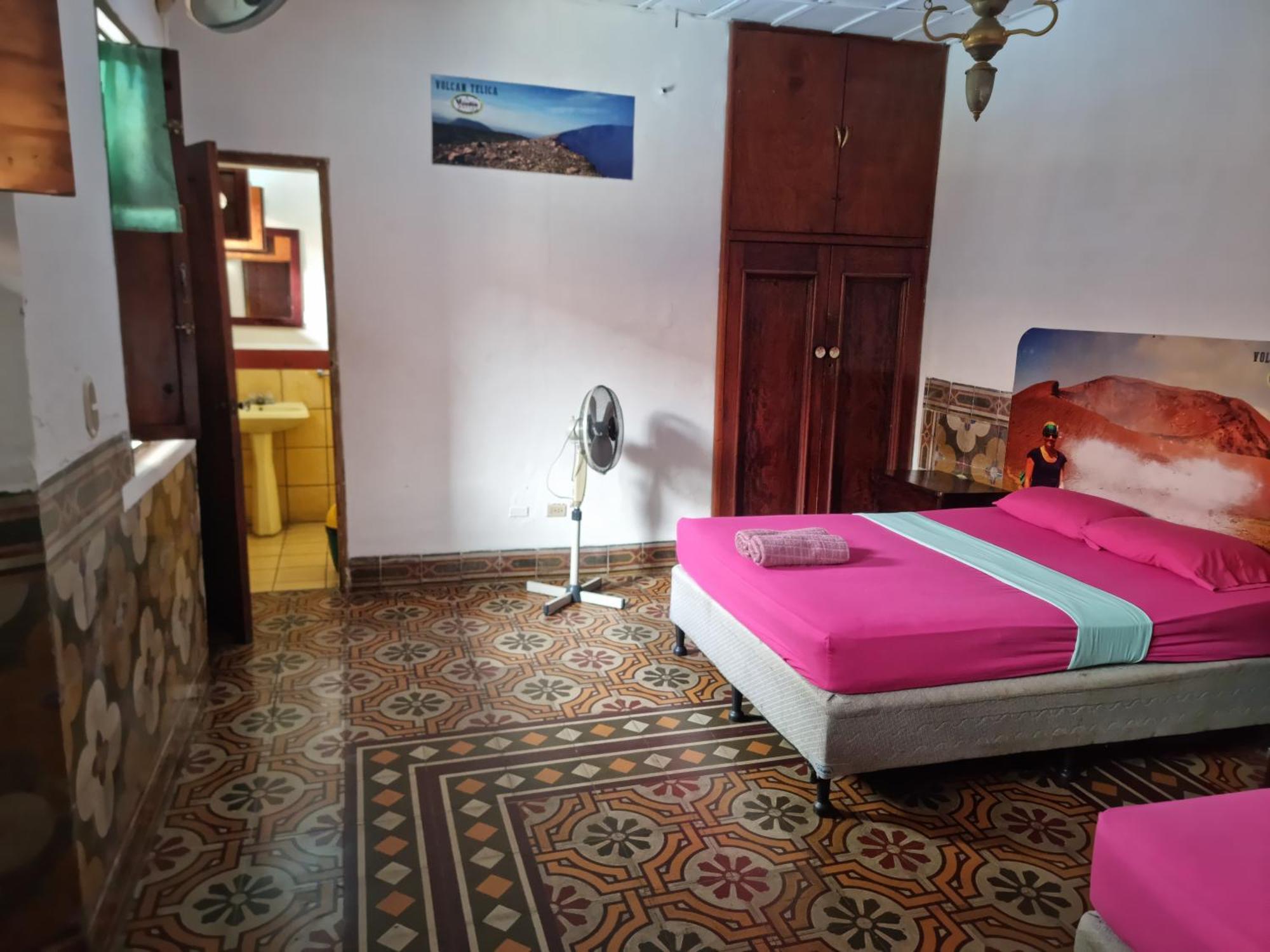 Volcano Hostel León エクステリア 写真